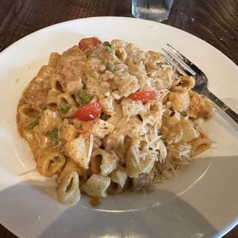 Lib's Grill - Blackened Chicken Pasta - New American Near Me - Fulton, Maryland