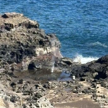 Nakalele Blowhole - Hiking Near Me - Kahakuloa, Hawaii