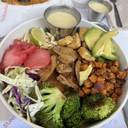 Chicken Caesar bowl with avocado Chicken Caesar bowl with avocado