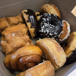 Tan's Donuts