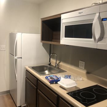 Woodspring Suites - Kitchen area - Hotels Near Me - Tinley Park, Illinois Woodspring Suites - Kitchen area - Hotels Near Me - Tinley Park, Illinois