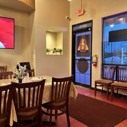 Spice Palace Indian Cuisine - Nice space