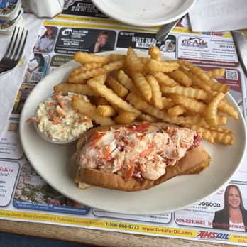 Hynes Restaurant - Lobster Toast - Breakfast & Brunch Near Me - Moncton, New Brunswick Hynes Restaurant - Lobster Toast - Breakfast & Brunch Near Me - Moncton, New Brunswick