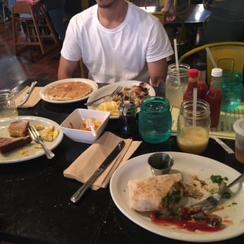 The Pan - Breakfast burrito was very good the green sauce was amazing - Pizza Near Me - Long Beach, California