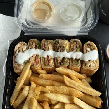 Gyro Land Halal - Chicken shawarma Arabi - Greek Near Me - Portland, Oregon