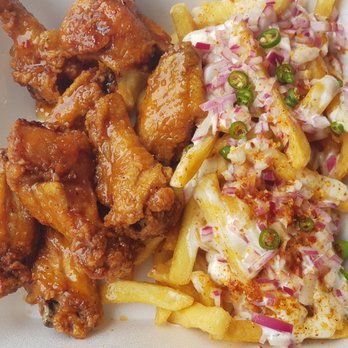 Wow! Wing House - Markham Special (Sweet Chili Wings / Chili & Onion Fries) https://www.instagram.com/the.wanderin.foodie/ - Chicken Wings Near Me - Markham, Ontario