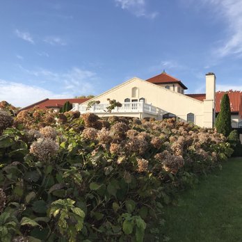 Raphael Vineyard and Winery - This place really is gorgeous! - Wine Tasting Room Near Me - Peconic, New York