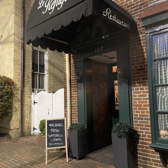 Le Refuge Restaurant - French Near Me - Alexandria, Virginia