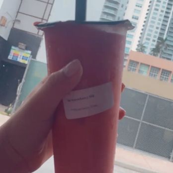 Sovereign - strawberry slush with strawberry popping boba - Poke Near Me - Miami, Florida