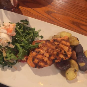 Glacier BrewHouse - Salmon (basic) - American Near Me - Anchorage, Alaska