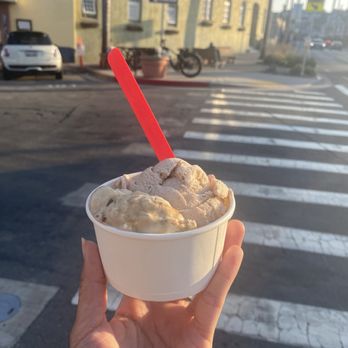 Polar Bear Ice Cream - Kahlua Krunch & Horchata - Ice Cream & Frozen Yogurt Near Me - Capitola, California