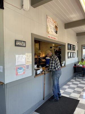 Don & Jo's Drive-In by null
