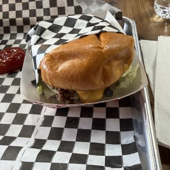 Bun N Run Burger - Single cheeseburger - Burgers Near Me - Ferndale, Michigan