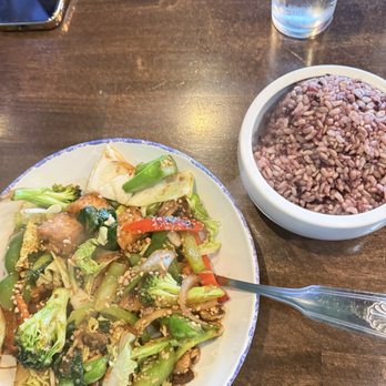 Giti Thai - Thai Near Me - Windsor Hills, California Giti Thai - Thai Near Me - Windsor Hills, California