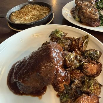 Porter Kitchen + Bar - Short rib - Bars Near Me - Freeport, Maine