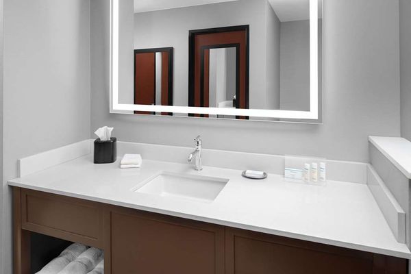 Hampton Inn Phoenix-Biltmore by null