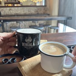 Bengala - Luke warm chai latte and very hot coffee