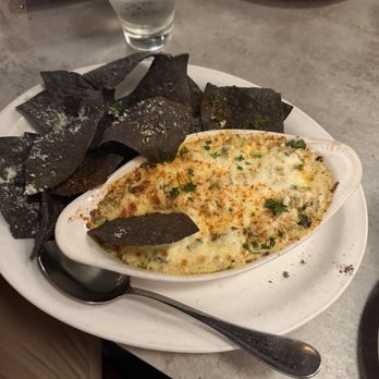 Laudy Bar & Craft Kitchen - Spinach Artichoke Dip - Cocktail Bars Near Me - Fort Lauderdale, Florida Laudy Bar & Craft Kitchen - Spinach Artichoke Dip - Cocktail Bars Near Me - Fort Lauderdale, Florida