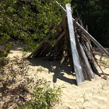 Maple Bay Natural Area - Cool lean-to. - Beaches Near Me - Williamsburg, Michigan