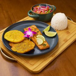La Cabana Grill - Salmon a la parilla