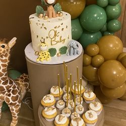 Show Poppin Balloons by Annette