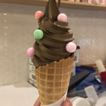 Saryo Cafe - Hojicha Soft Serve - Desserts Near Me - North York, Ontario