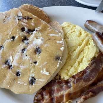 Golden Gate Diner - Diners Near Me - Allentown, Pennsylvania Golden Gate Diner - Diners Near Me - Allentown, Pennsylvania