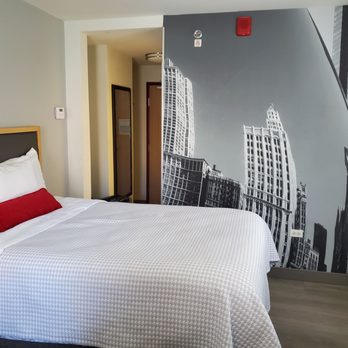 Hotel Saint Clair - Hotels Near Me - Chicago, Illinois