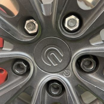 Noho Tires & Wheels - Two broken lug nuts. - Tires Near Me - North Hollywood, California