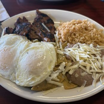 Los Chilitos Restaurant - Chilaquiles in green salsa - Mexican Near Me - South El Monte, California