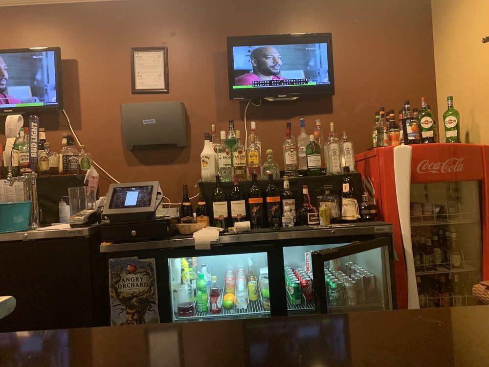 BANANA BOAT LOUNGE 3536 Point South Dr, Yemassee, South Carolina