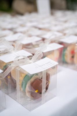 Sweet Box (Macarons, Dragon Beard Candy) by null