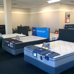 Mattress Firm 75th Street