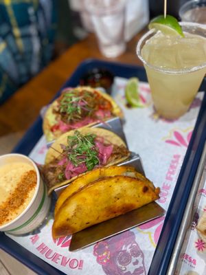 Que Fresa Taqueria + Bar (Wesley Heights) by null