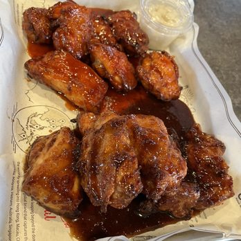 Goobne Chicken Fullerton - Some delicious boneless wings in garlic snd sweet and spicy - Korean Near Me - Fullerton, California