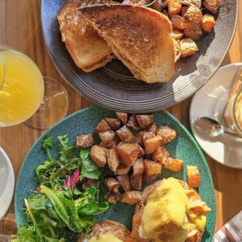 Cerise Café-Buvette - Wine Bars Near Me - Montreal, Quebec