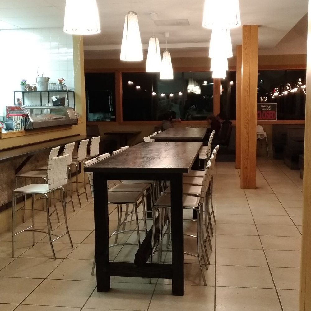 Q's Restaurant - Sushi bar area - Sushi Bars Near Me - Golden, British Columbia Q's Restaurant - Sushi bar area - Sushi Bars Near Me - Golden, British Columbia