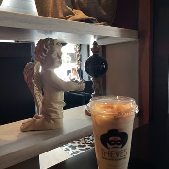 Thieves - Cocktail Bars Near Me - Indianapolis, Indiana