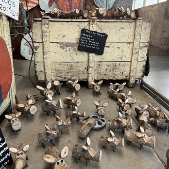 Iowa State Fair - Hog log's for adoption - Festivals Near Me - Des Moines, Iowa Iowa State Fair - Hog log's for adoption - Festivals Near Me - Des Moines, Iowa
