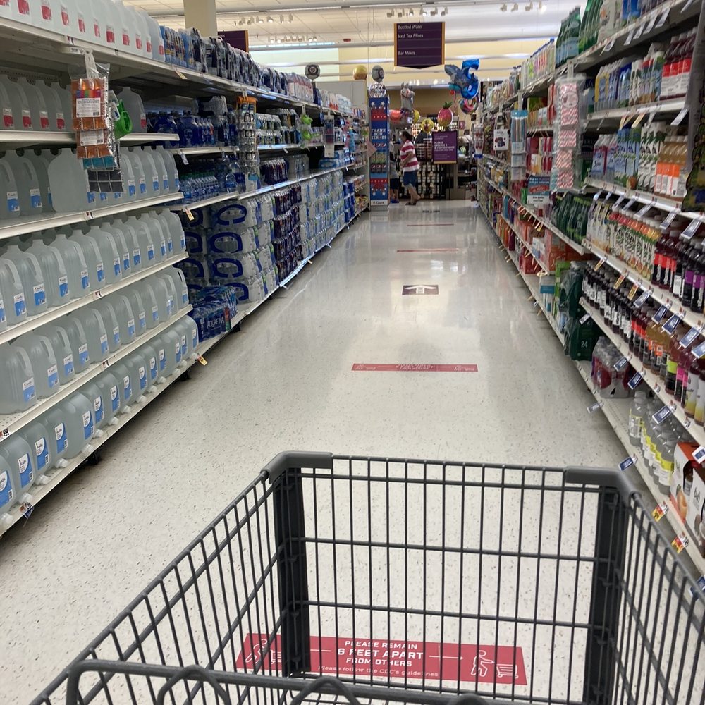 Giant Food - Social distance markers in every aisle - Grocery Near Me - Germantown, Maryland Giant Food - Social distance markers in every aisle - Grocery Near Me - Germantown, Maryland