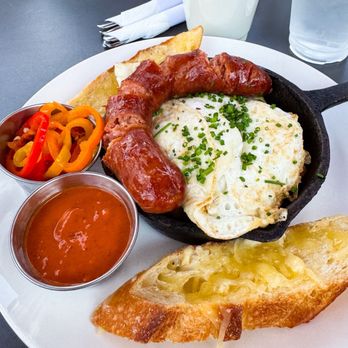 Chaupain Bakery - Saucisse breakfast skillet - Bakeries Near Me - Newport Beach, California