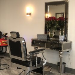 Illy’s barbershop2