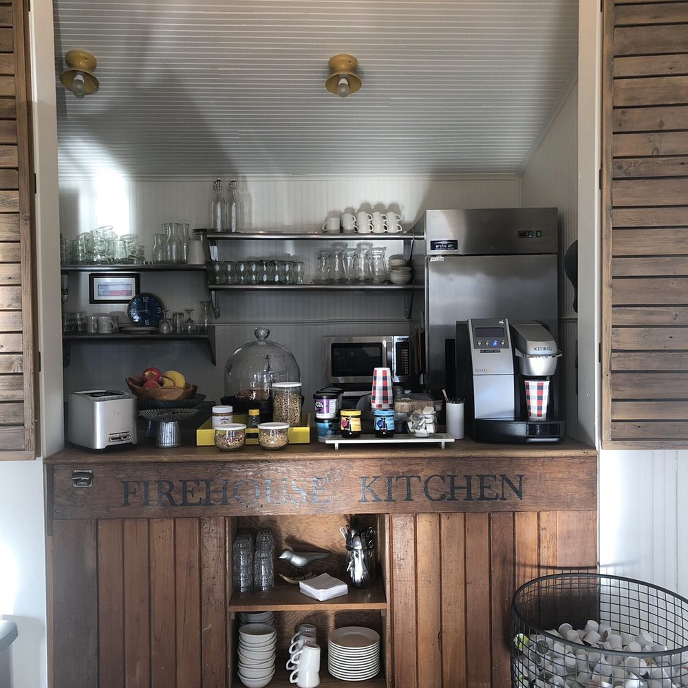 Camp Comfort - Breakfast set up station. Absolutely perfect! - Bed & Breakfast Near Me - Comfort, Texas