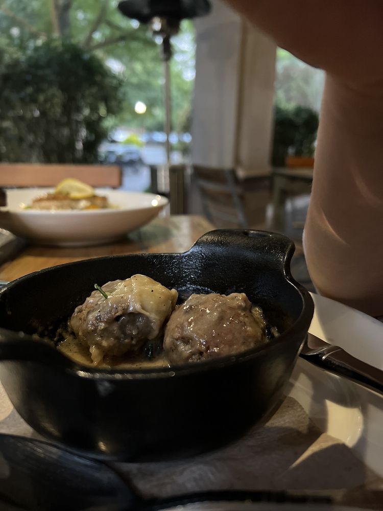 Local 22 Kitchen & Bar