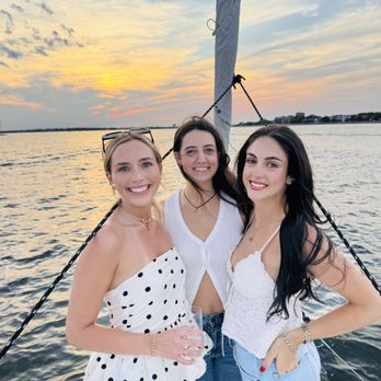 Charleston Harbor Sailing - Boat Tours Near Me - Charleston, South Carolina Charleston Harbor Sailing - Boat Tours Near Me - Charleston, South Carolina