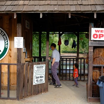 El Dorado Orchards - train ride is a must for me and my family ($5) - Train Stations Near Me - Camino, California El Dorado Orchards - train ride is a must for me and my family ($5) - Train Stations Near Me - Camino, California