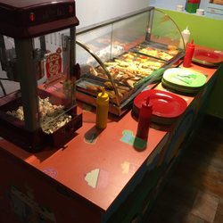 Mineiros - Kids food area