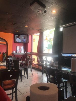 Haywood Lounge Best wings AVL. by null