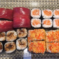 Chinese Time - Crunchy roll (4), Maguro roll (4) sake roll (6), unagi roll (6)