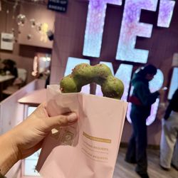 Te'amo Boba Bar - Matcha mochi donut